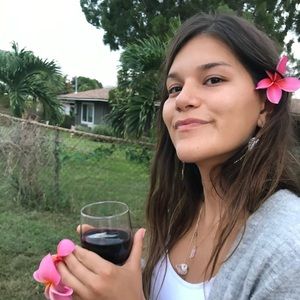 Meet your Posher, Valerie